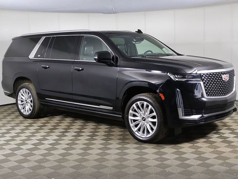 Used 2023 Cadillac Escalade ESV Premium Luxury w/ Performance Package AWD/4WD image 55