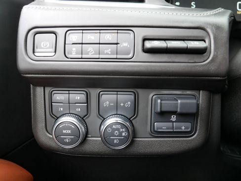 Certified 2023 GMC Yukon Denali Ultimate image 26