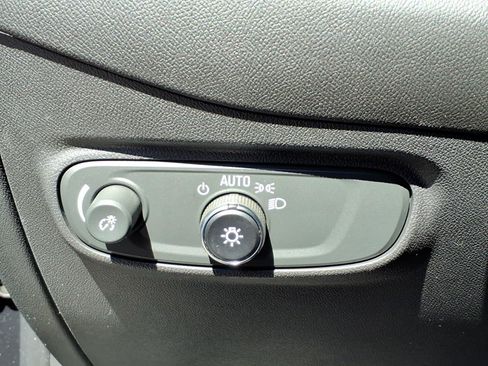 Used 2023 Chevrolet Equinox LT AWD/4WD image 11