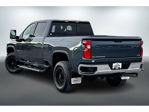 Used 2020 Chevrolet Silverado 3500 LTZ w/ LTZ Plus Package image 4