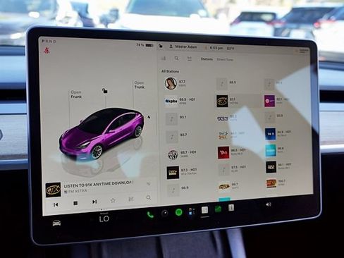 Used 2022 Tesla Model 3 Long Range AWD/4WD image 25