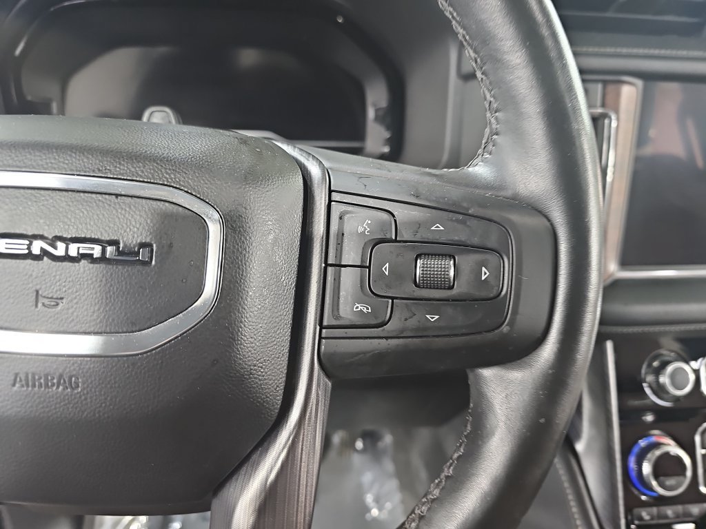 Used 2023 GMC Yukon XL Denali Ultimate w/ LPO, Floor Liner Package AWD/4WD image 25
