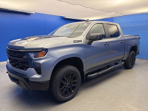New 2026 Chevrolet Silverado 1500 Custom Trail Boss w/ Turbomax Blackout Package AWD/4WD image 4