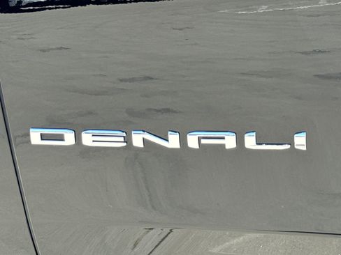 New 2026 GMC Yukon XL Denali w/ Denali Reserve Package AWD/4WD image 13