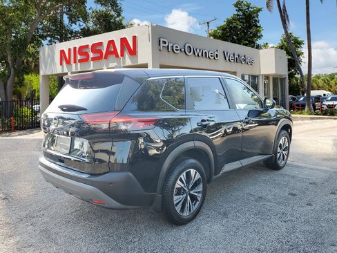 Certified 2023 Nissan Rogue SV image 4