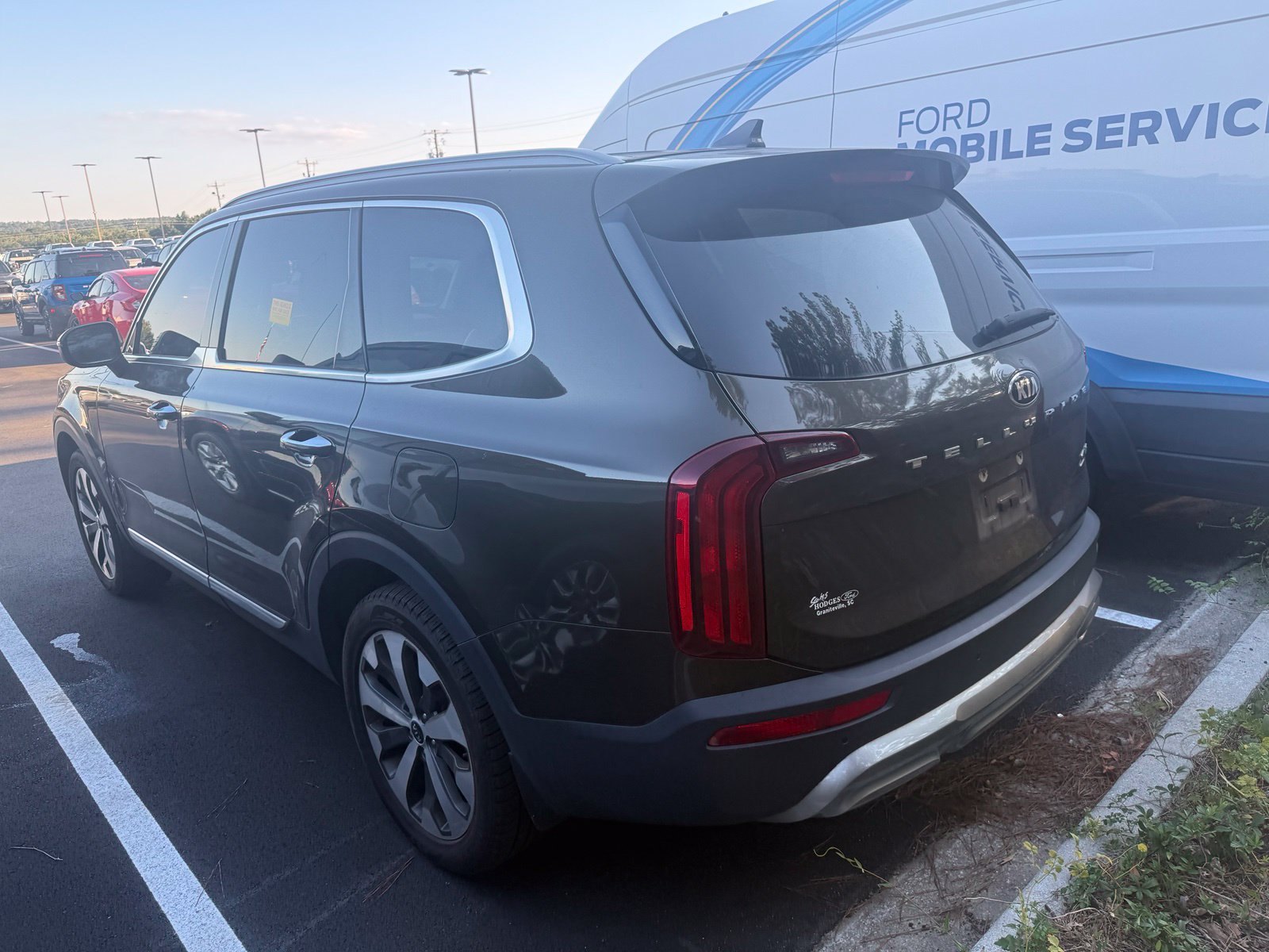 Used 2020 Kia Telluride S FWD image 4