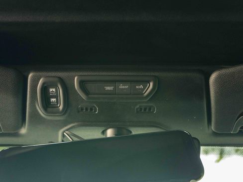 Used 2019 Jeep Wrangler Unlimited Rubicon AWD/4WD image 37