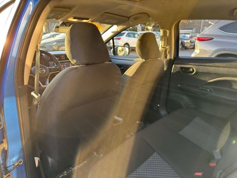 Used 2020 Nissan Versa S image 28