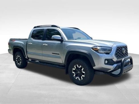 Used 2023 Toyota Tacoma TRD Off-Road w/ Technology Package AWD/4WD image 8