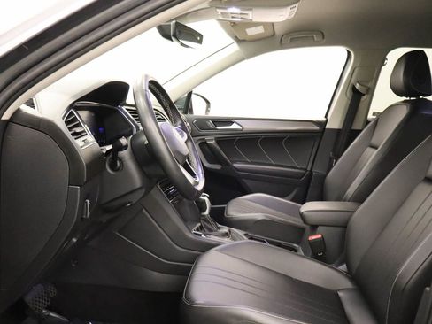 Used 2023 Volkswagen Tiguan SE FWD image 15