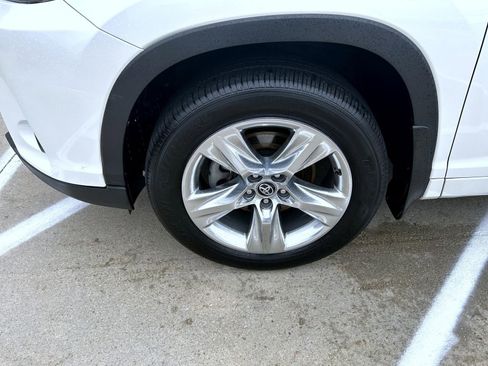 Used 2018 Toyota Highlander Limited image 24