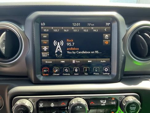 Used 2023 Jeep Gladiator Sport AWD/4WD image 21