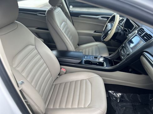 Used 2019 Ford Fusion SEL FWD image 30