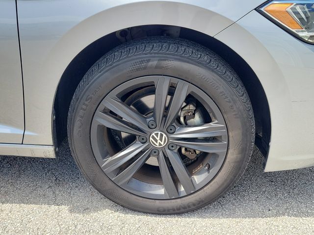 Used 2023 Volkswagen Jetta SE w/ Black Wheel Package FWD image 6