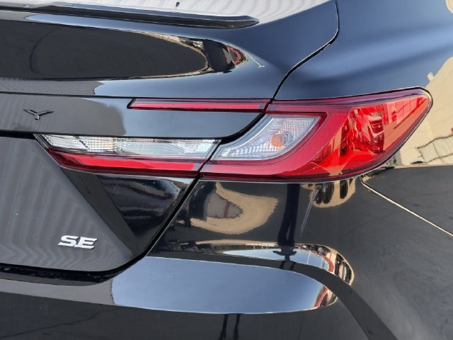 Used 2025 Toyota Camry SE FWD image 7