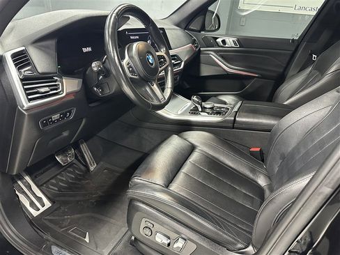 Used 2019 BMW X5 xDrive50i w/ M Sport Package image 2