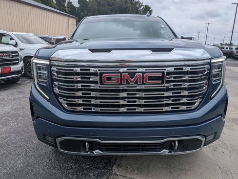 Used 2025 GMC Sierra 1500 Denali AWD/4WD image 6