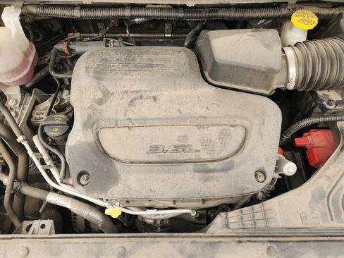 Used 2023 Chrysler Pacifica Limited FWD image 32