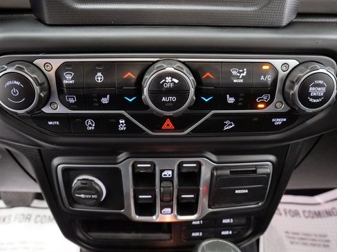 Used 2020 Jeep Wrangler Unlimited Sport w/ Technology Group AWD/4WD image 28