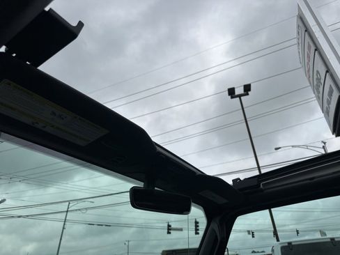 Used 2022 Jeep Wrangler Unlimited Sahara AWD/4WD image 41