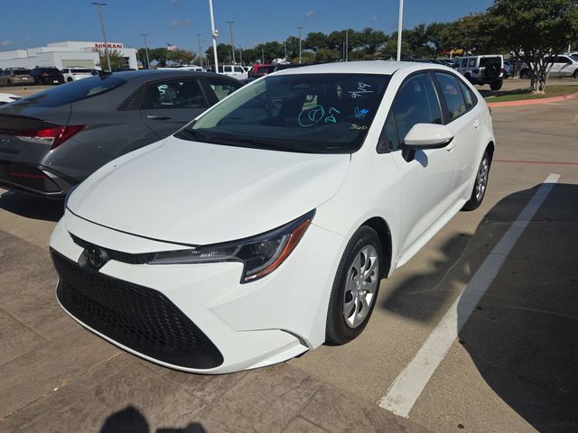 Used 2026 Toyota Corolla LE FWD image 1