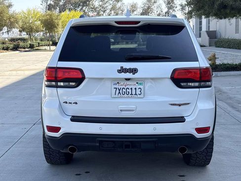 Used 2017 Jeep Grand Cherokee Trailhawk w/ Trailhawk Luxury Group image 4