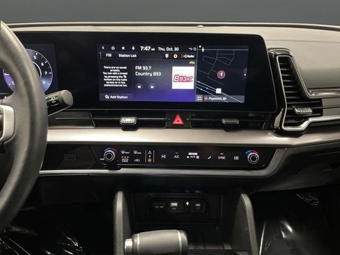 Used 2025 Kia Sportage SX image 9