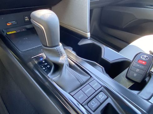 Used 2026 Toyota Camry SE w/ Convenience Package FWD image 31