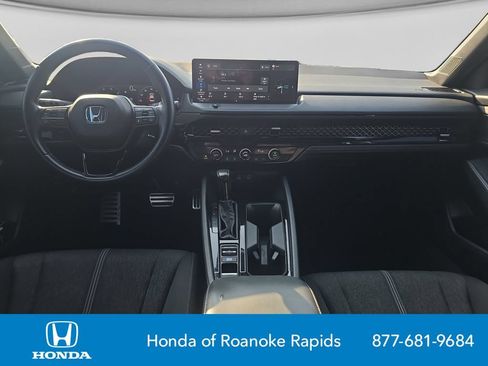 Used 2023 Honda Accord Sport image 12