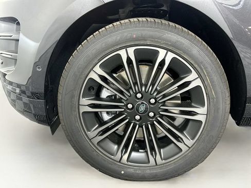 Used 2026 Land Rover Range Rover Evoque Dynamic SE AWD/4WD image 29