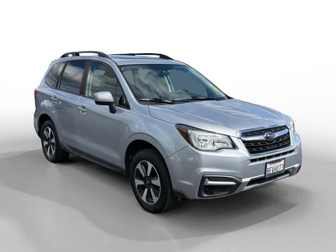 Used 2018 Subaru Forester 2.5i Premium w/ Popular Package #2A AWD/4WD image 7