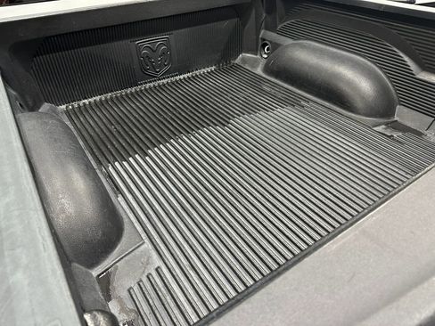 Used 2017 RAM 1500 Laramie w/ Convenience Group AWD/4WD image 14
