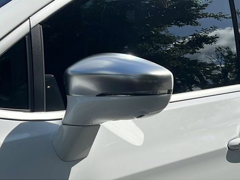 Used 2024 Chrysler Pacifica Pinnacle w/ Trailer Tow Group AWD/4WD image 27