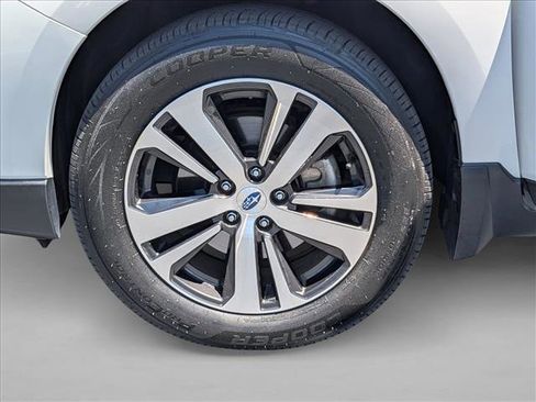 Used 2018 Subaru Outback 2.5i Limited AWD/4WD image 23