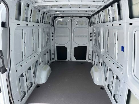 Used 2024 Mercedes-Benz Sprinter 2500 image 14