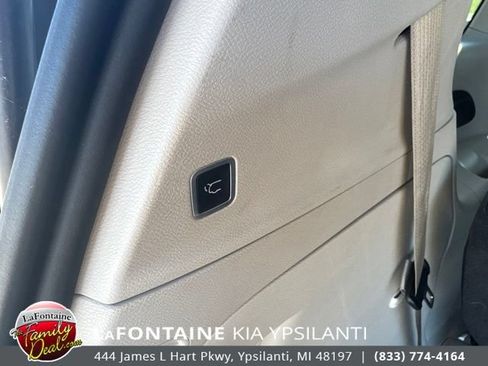 Used 2017 Chrysler Pacifica Touring-L FWD image 12