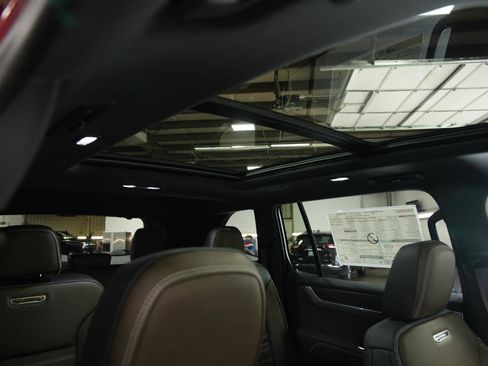 New 2026 GMC Acadia Denali Ultimate w/ LPO, Floor Liner Package AWD/4WD image 20