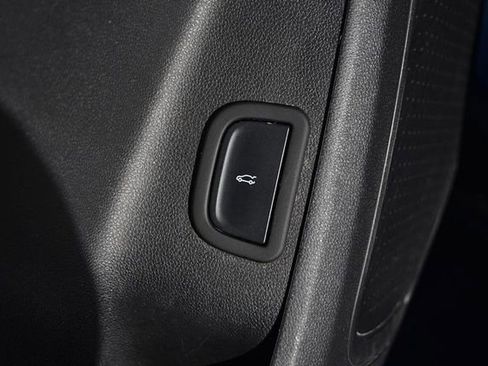 Used 2024 Chevrolet Traverse Z71 image 8