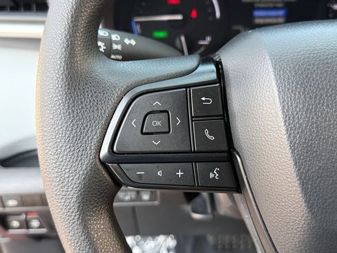 Used 2025 Toyota Sienna LE FWD image 22