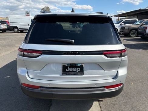 New 2026 Jeep Grand Cherokee Limited w/ Limited Altitude Package RWD image 6