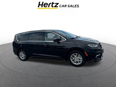Used 2024 Chrysler Pacifica Touring-L