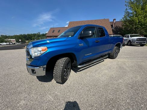 Used 2017 Toyota Tundra SR5 w/ TRD Off Road Package AWD/4WD image 1