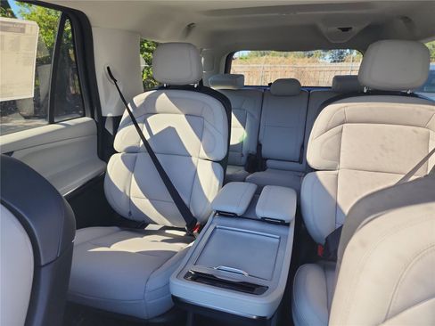 New 2026 Lincoln Navigator L Reserve w/ Jet Appearance Package image 15