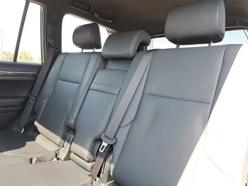 Used 2022 Lexus GX 460 Premium w/ Premium Package image 8