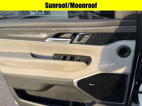 Used 2022 Jeep Wagoneer Series III w/ Premium Group I image 8