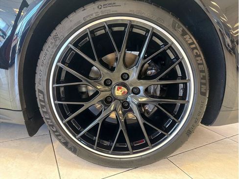 Used 2021 Porsche Panamera image 39