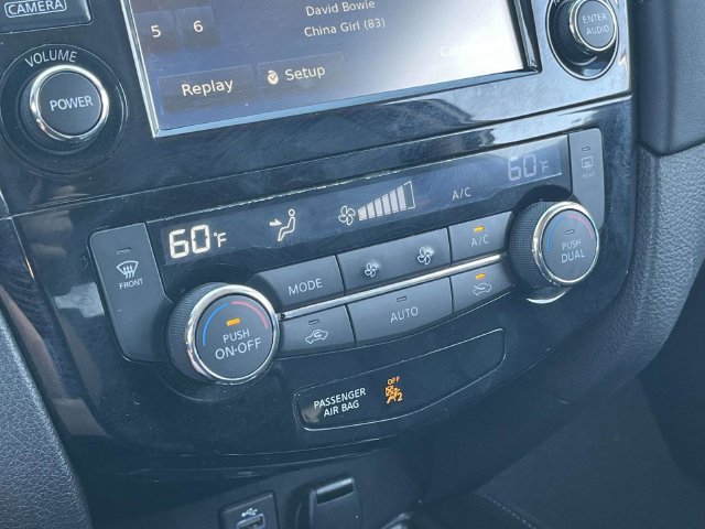 Used 2017 Nissan Rogue SL w/ SL Premium Package FWD image 33