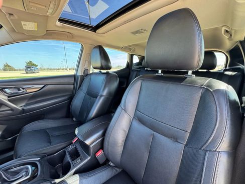 Used 2017 Nissan Rogue Sport SL w/ SL Premium Package image 24