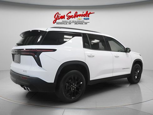 Used 2025 Chevrolet Traverse LT w/ Midnight/Sport Edition FWD image 5