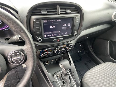 Used 2023 Kia Soul LX w/ Option Group 015 image 17